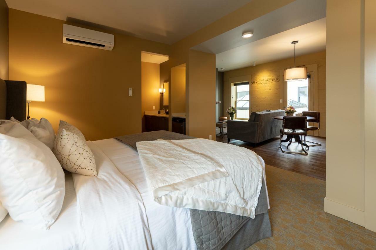 Inn at Lynden Bagian luar foto